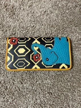 Relic Black and Yellow Geometric Zip Clutch